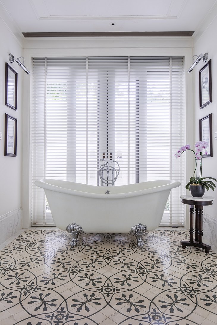 Rajah Brooke Suite Self-Standing Victorian Bathtub