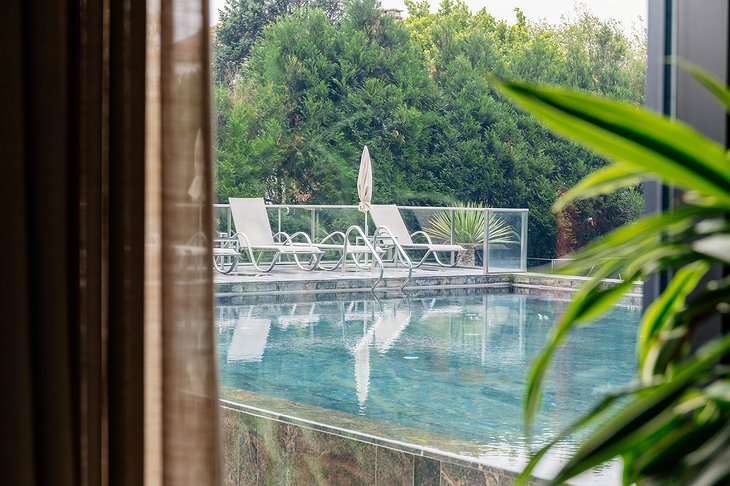 Axis Viana Hotel Outdoor Pool