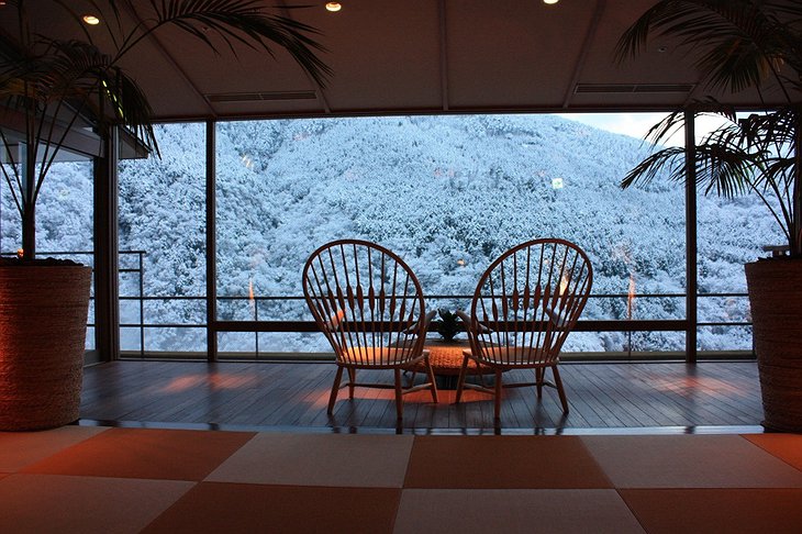 Hakone Ginyu covered terrace winter view