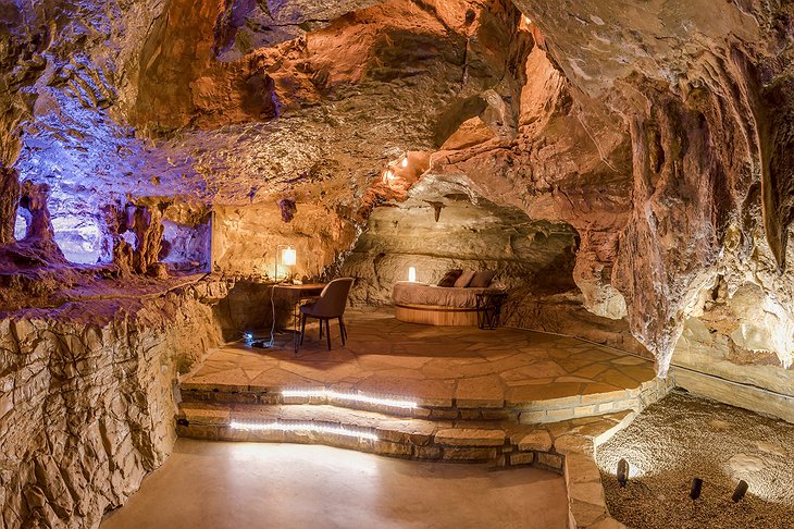 Beckham Creek Cave Lodge cave room