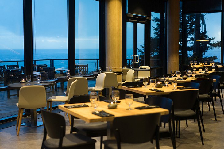 Black Rock Oceanfront Resort Currents Restaurant