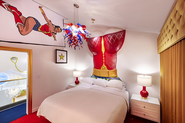 Fantasy Tower Cottages - Superhero Incognito Bedroom