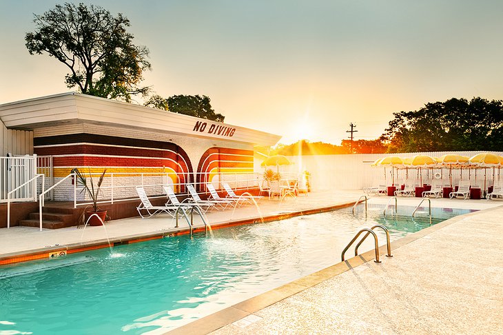 The Dive Motel Outdoor Pool - No Diving Sign