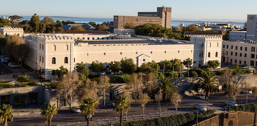 Protea Breakwater Lodge - Restored & Converted British Prison In Cape Town