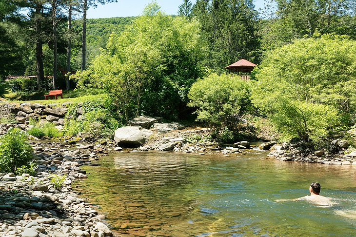 Urban Cowboy Lodge River