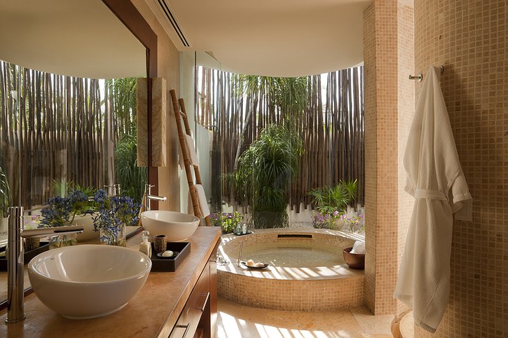 Beach Villa bathroom