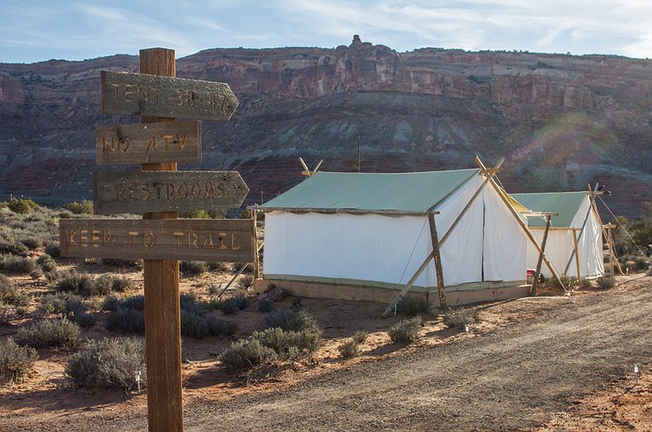 Moab Under Canvas road sign