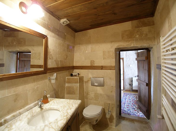 Kelebek Cave Hotel bathroom
