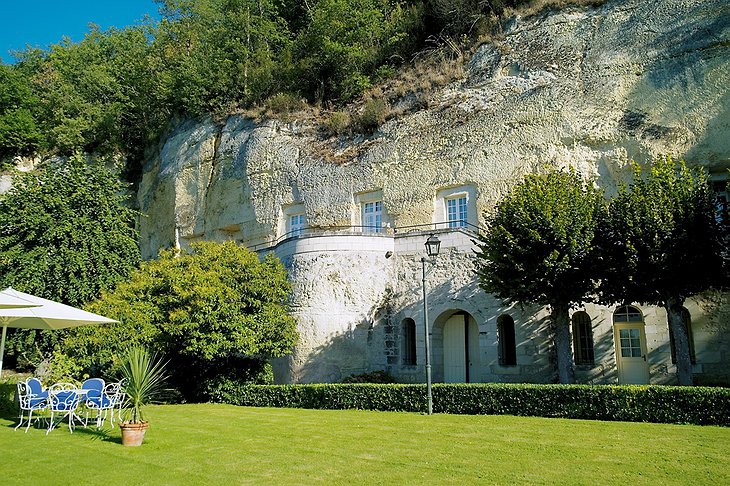 Les Hautes Roches cave hotel exterior