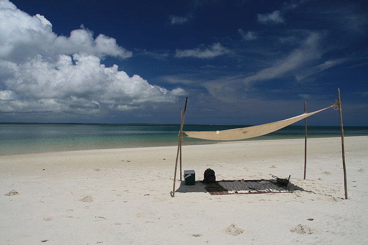 Sand bank picnic on Chole Island