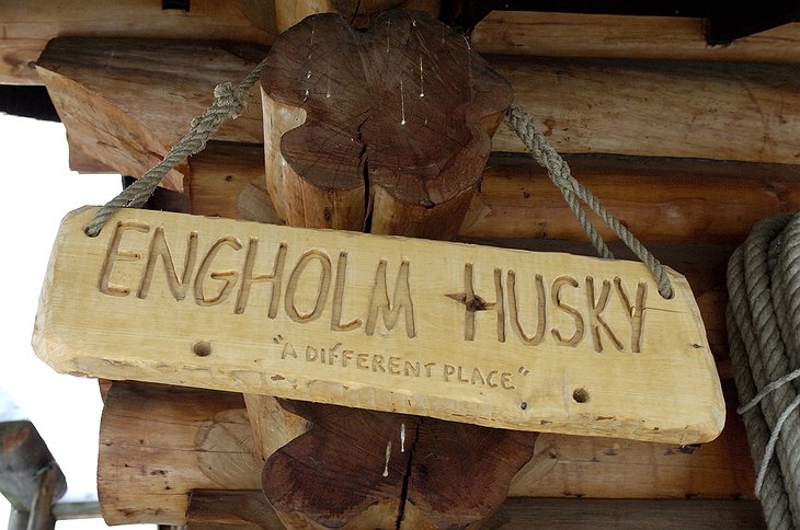 Engholm Husky sign