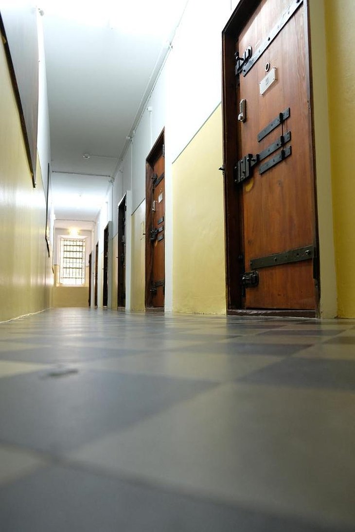 Barabas Hotel Prison Corridor