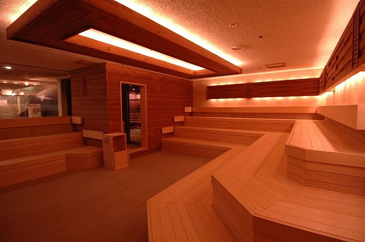 New Japan Capsule Hotel Cabana sauna