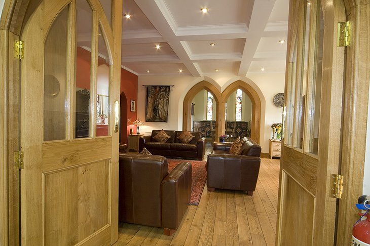 hall way both doors open close