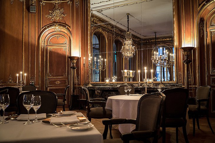 Schlosshotel Im Grunewald Vivaldi Restaurant tables