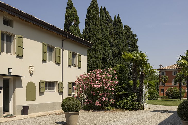 Tenuta Venturini Baldini Courtyard