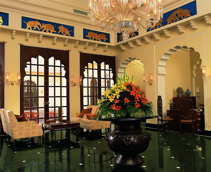 The Oberoi Vanyavilas lounge