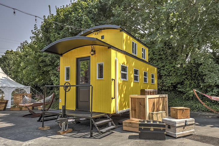 Tiny Digs Hotel - Arthur Train Caboose