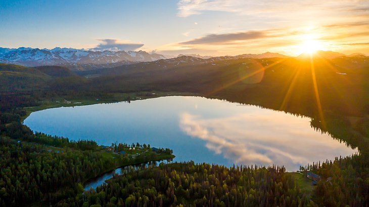 Tordrillo Mountain Lodge Judd Lake Panorama