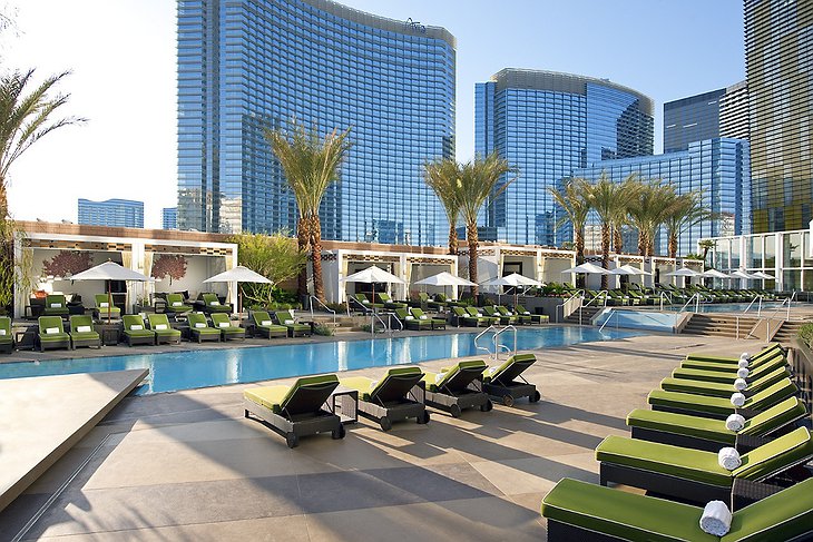 Mandarin Oriental Las Vegas swimming pool with panorama