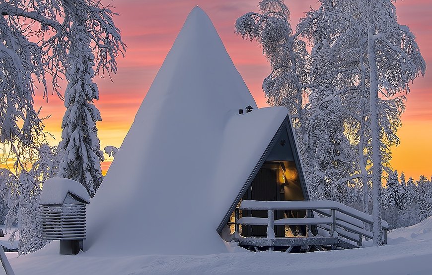 Nivunki Village - Glass Huts, Frozen Lakes, and Reindeer Treaties in the Finnish Lapland