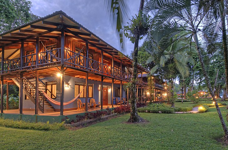 Tortuga Lodge main buildings at night