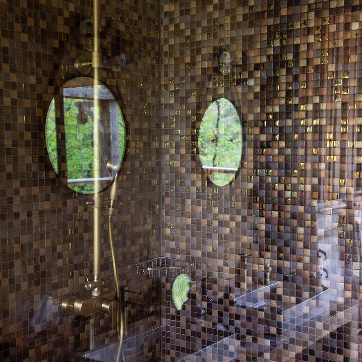 Loire Valley Lodges Treehouse Bathroom