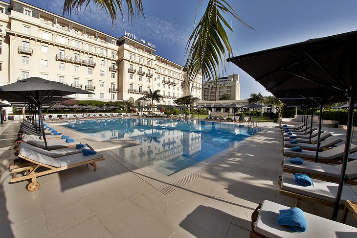 Hotel Palacio Estoril building with the swimming pool