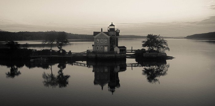 Saugerties Lighthouse - The Maritime History Hotel