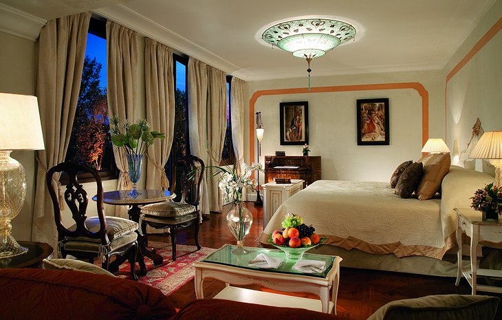 Belmond Hotel Cipriani bedroom