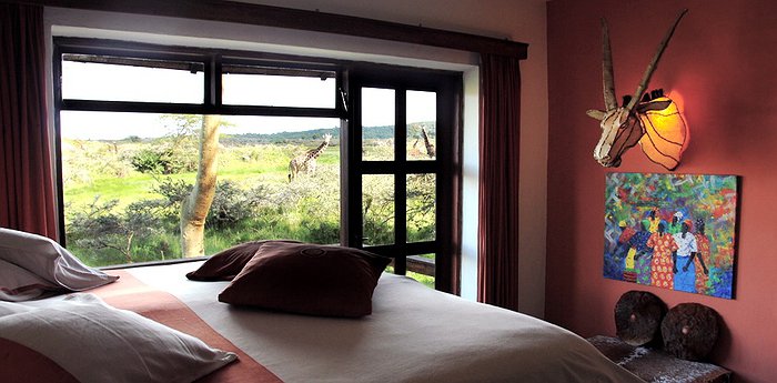 Hatari Lodge – Hollywood Meets African Glamour