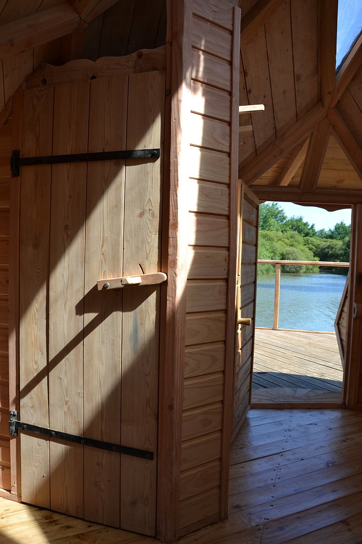 On board of the floating wooden hut