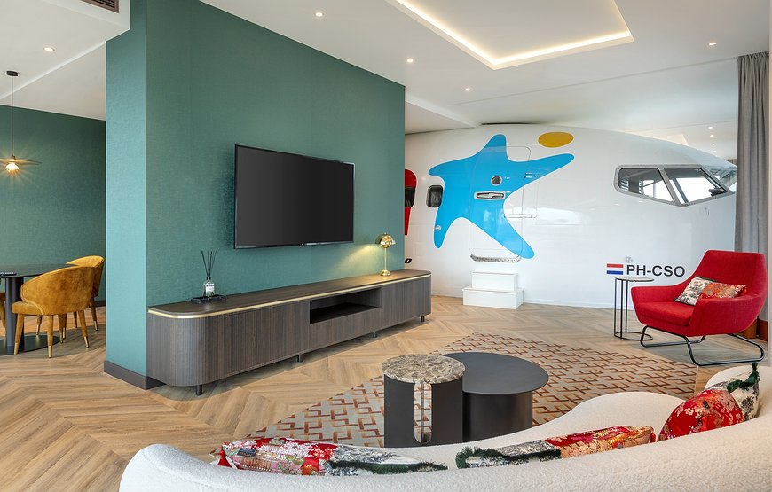 Corendon Amsterdam - A Boeing 737 in Your Bedroom and a Hammam Downstairs