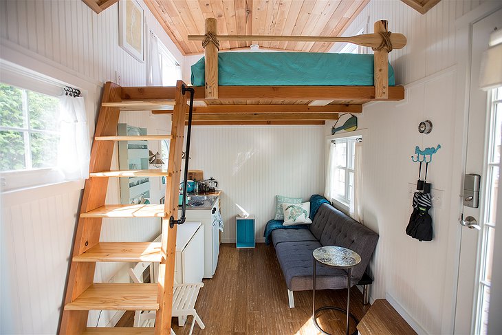 Tiny Digs Hotel - Tiny Beach House Interior