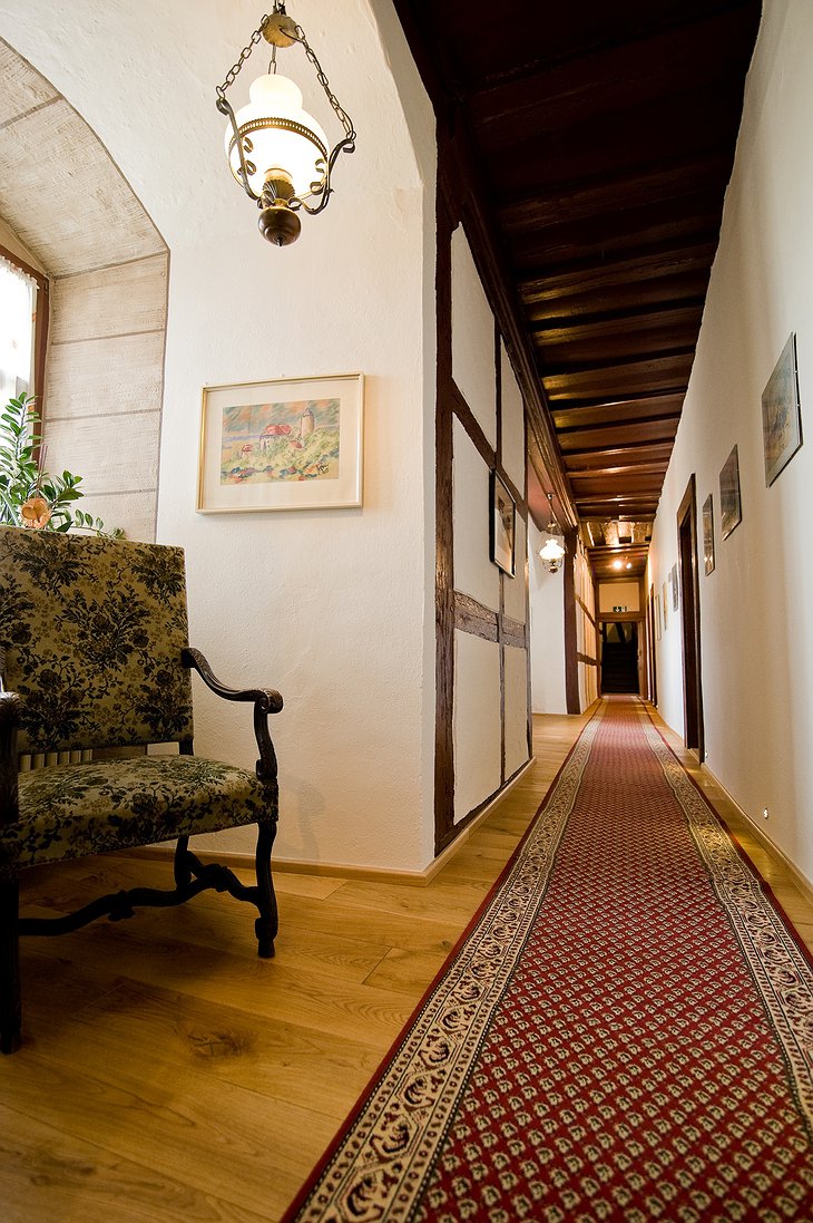 Burg Colmberg Hotel Corridor
