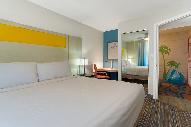 Holiday Inn Resort Orlando Suites bedroom