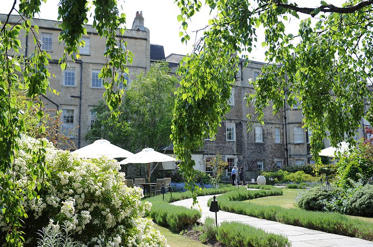 The Royal Crescent Hotel garden
