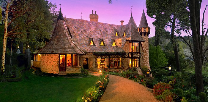 Thorngrove Manor Hotel – Charm And Baroque Flourishes In Australia