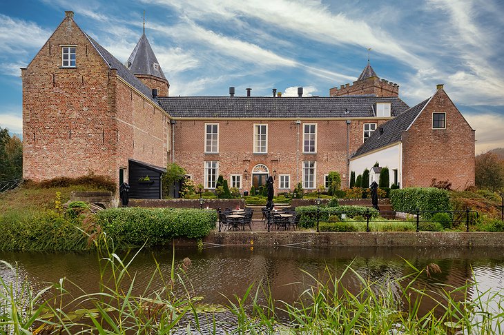 Stayokay Domburg Hostel Castle Garden