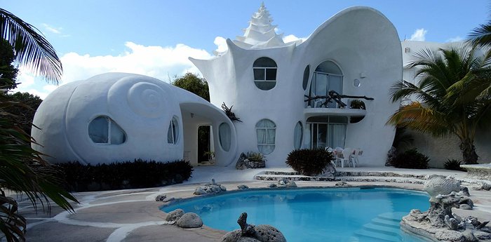 The Shell House - Casa Caracol - Who Lives In A Shell By The Sea? You Do