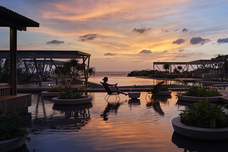 Hoshinoya Okinawa Poolside Lounge In The Evening