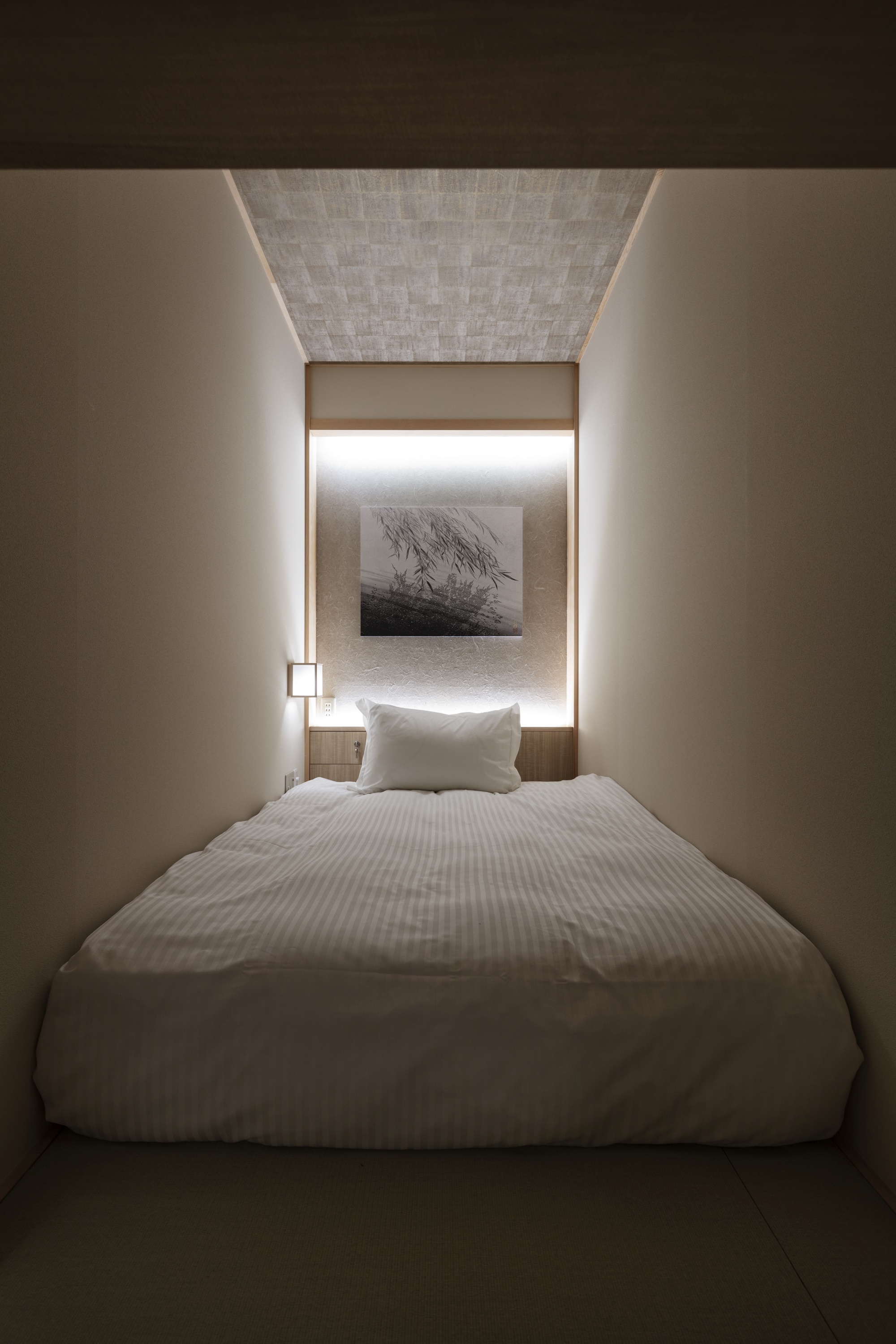Tokyo Pod Hotels; Hotel Zen Tokyo - Luxury Zen Pods