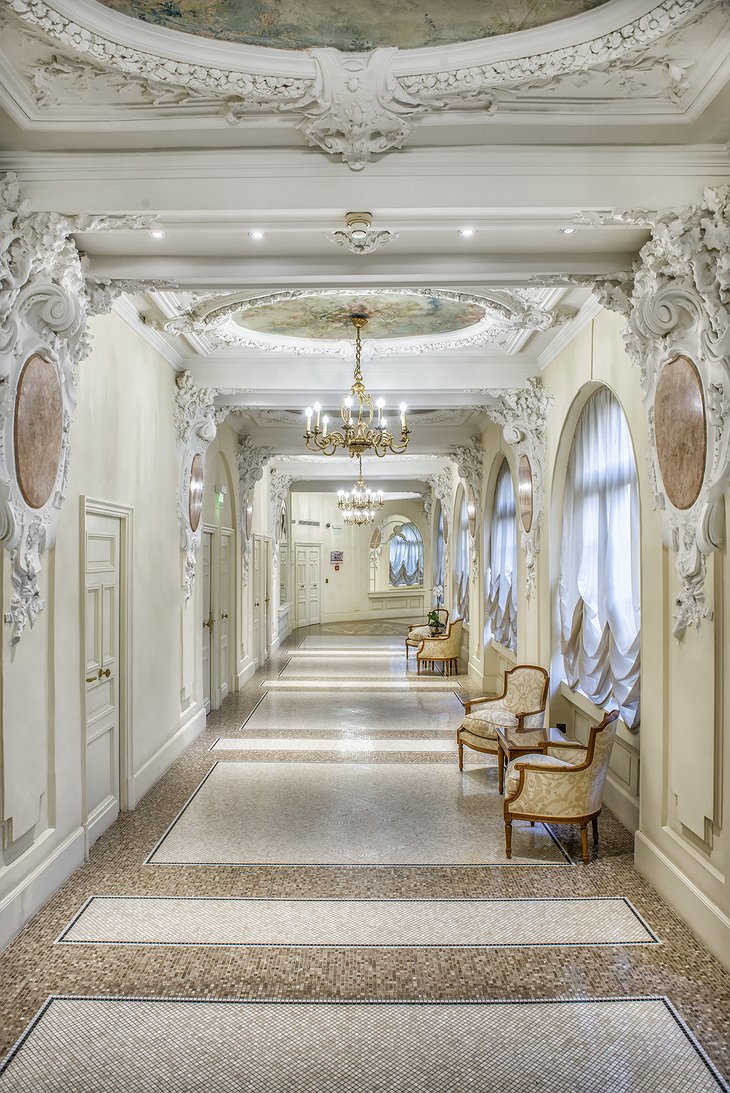 Hotel Hermitage Monte-Carlo corridor