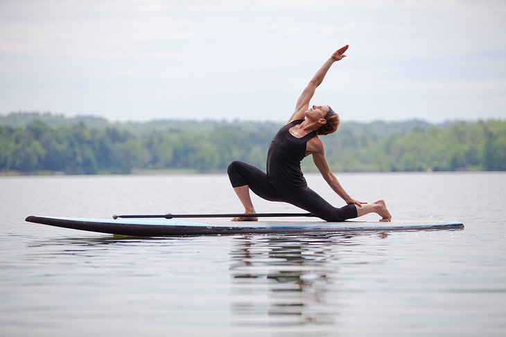 Paddleboard yoga