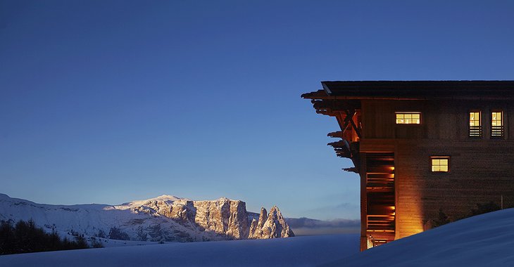 Adler Mountain Lodge - exterior with view