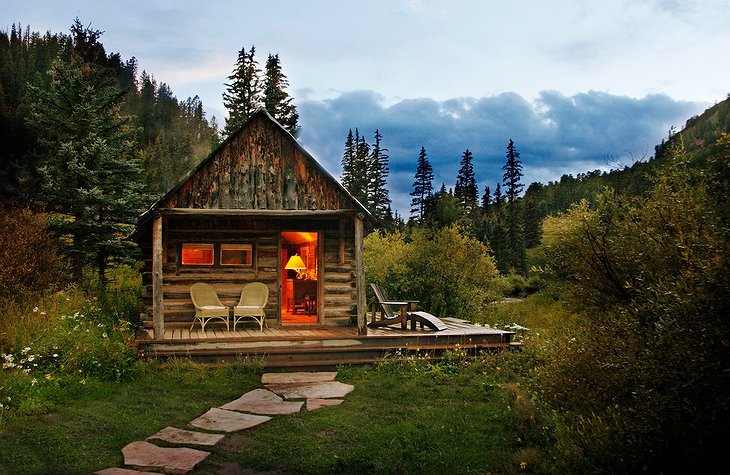 Cute small wood cabin in Colorado
