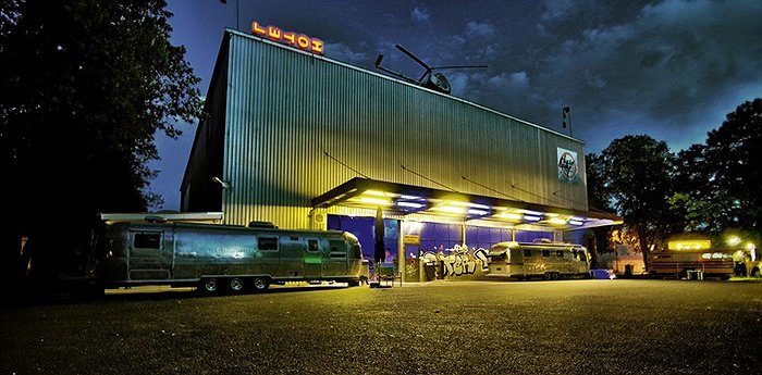 BaseCamp Hostel Bonn - Funky Vintage Caravans