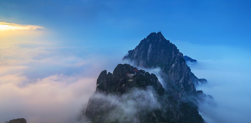 Jade Screen Tower Hotel (Huangshan Yupinglou Hotel) - Living At The Top Of The World In China