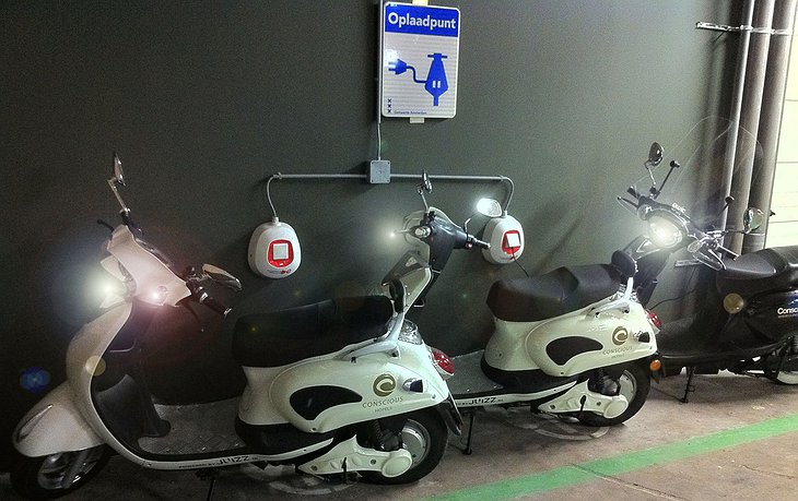 Electric car and bike recharge station