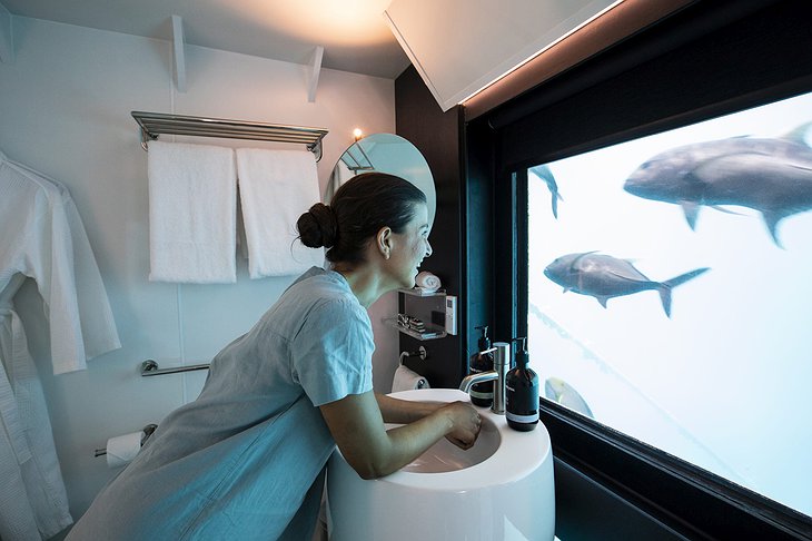 Reefsuites Hotel Underwater Bathroom